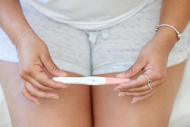 卵巢囊肿的症状是什么 备孕期间可以艾灸腹部吗