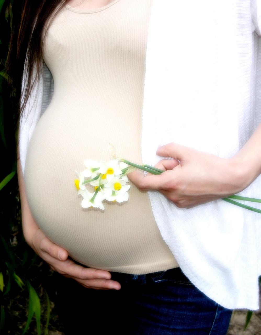 孕妇能不能吃黄花菜 孕妇可以吃菠萝蜜吗