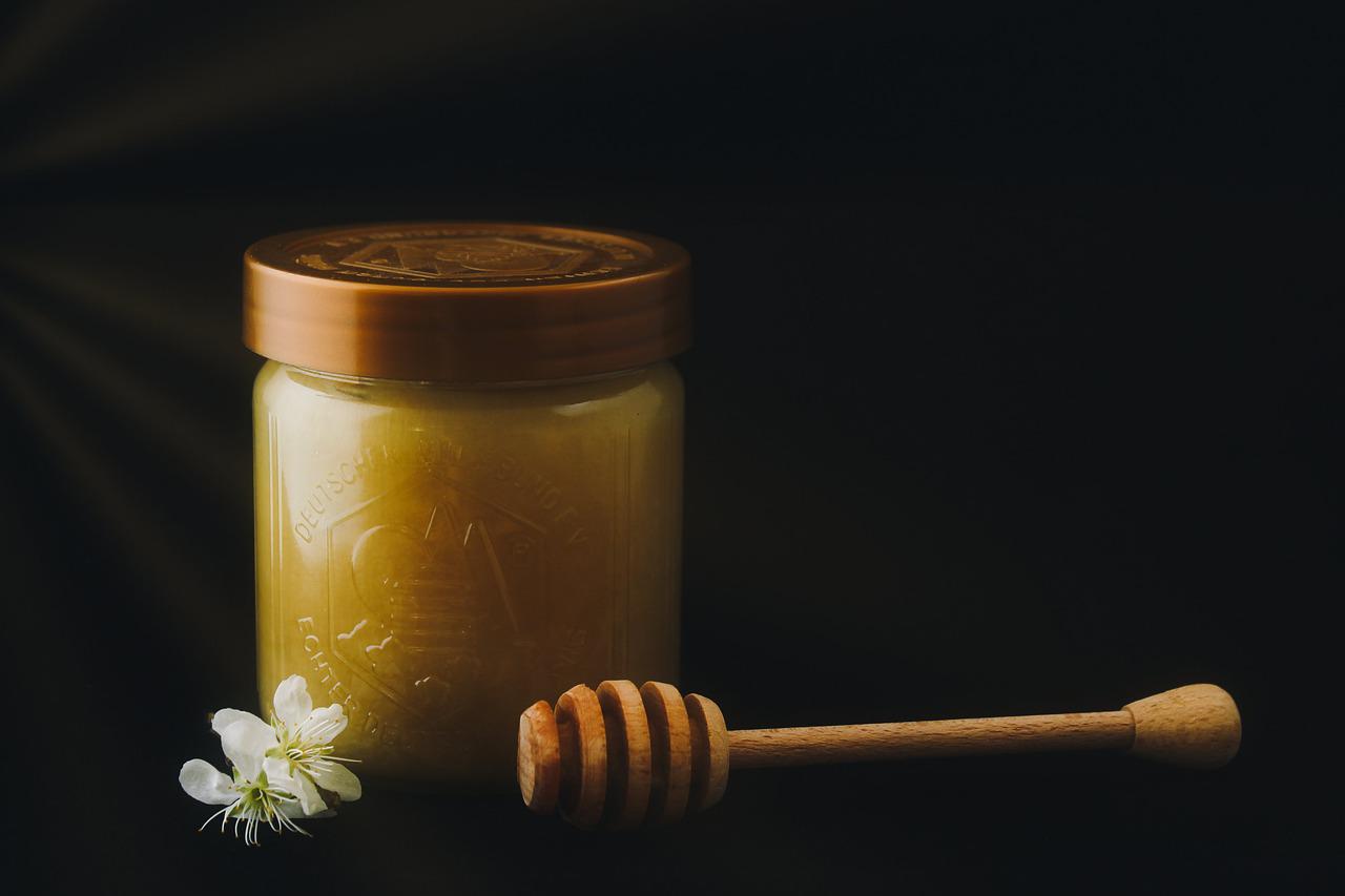 蜂蜜水的功效与作用 蜂蜜水怎样喝减肥