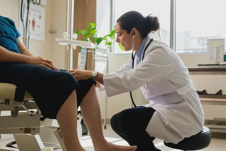 海南东方康复科看腿疼痛多少钱(图2)