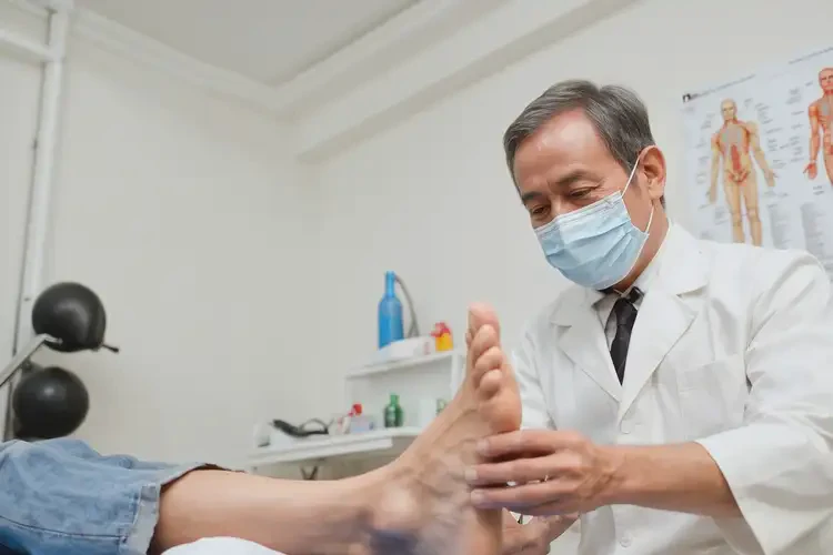 上?？祻?fù)科如何治療腳痛(圖4)