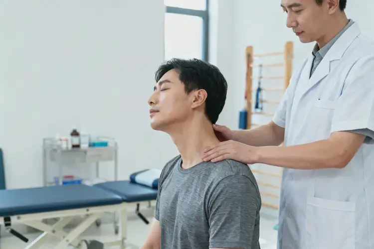 河南漯河康復(fù)科如何治療頸痛(圖2)