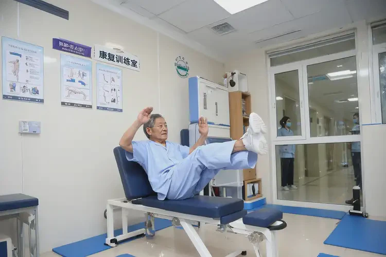 遼寧鞍山康復(fù)科膝關(guān)節(jié)骨關(guān)節(jié)炎(圖4)