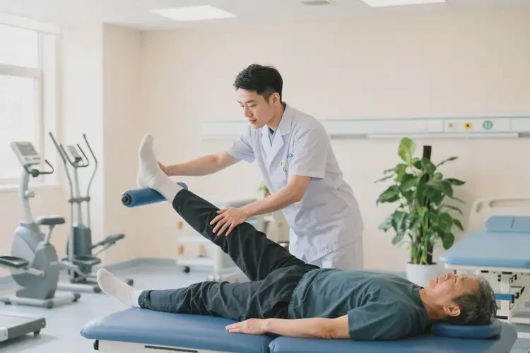 廣東江門康復(fù)科治療腰椎間盤突出癥要多少錢(圖4)