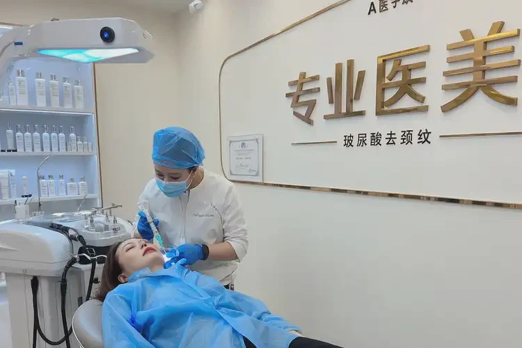 2025年广东韶关玻尿酸去颈纹哪家做的好(图4)