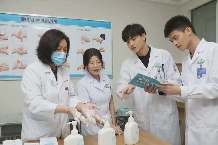 2025年四川雅安院感科醫(yī)院哪個(gè)醫(yī)院最好(圖2)