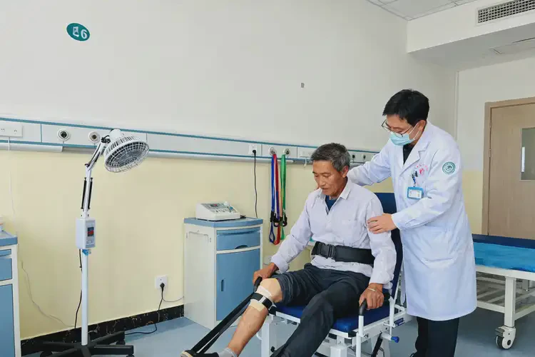 四川涼山康復(fù)科看關(guān)節(jié)痛要多少錢(圖1)