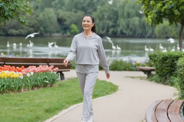 更年期女性睡前血糖4点3是怎么回事(图2)