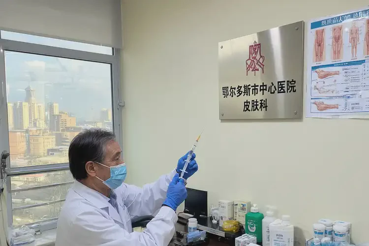 2025年内蒙古鄂尔多斯曲安奈德注射做的最好的医生(图4)