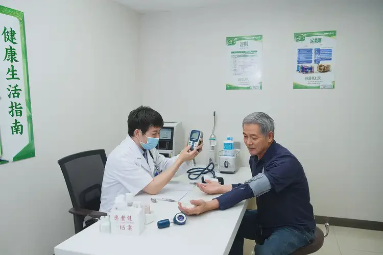 中年人睡前血糖12點5是糖尿病嗎(圖2)