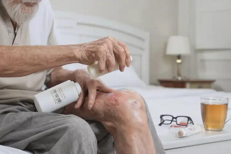 老人大腿容易起濕疹治療方法(圖4)