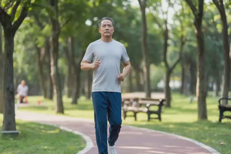 中年人餐后血糖7點(diǎn)3是怎么回事(圖2)