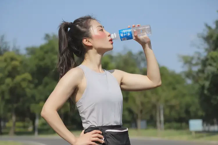 女性出现多饮是糖尿病的症状吗(图1)