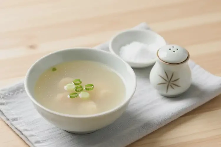 喉嚨痛可以喝雞湯嗎(圖1)