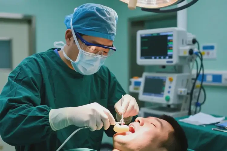 2025年內(nèi)蒙古包頭下巴膨體假體取出做的最好的醫(yī)生(圖1)