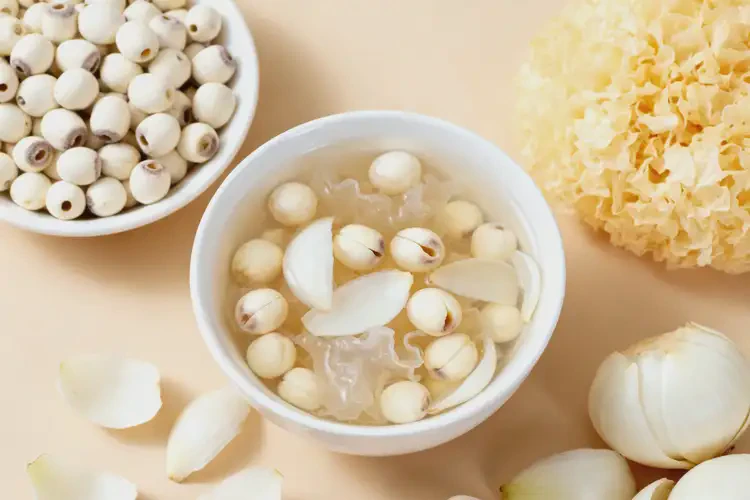 臉色發(fā)紅發(fā)暗可以喝蓮子百合銀耳湯嗎(圖3)