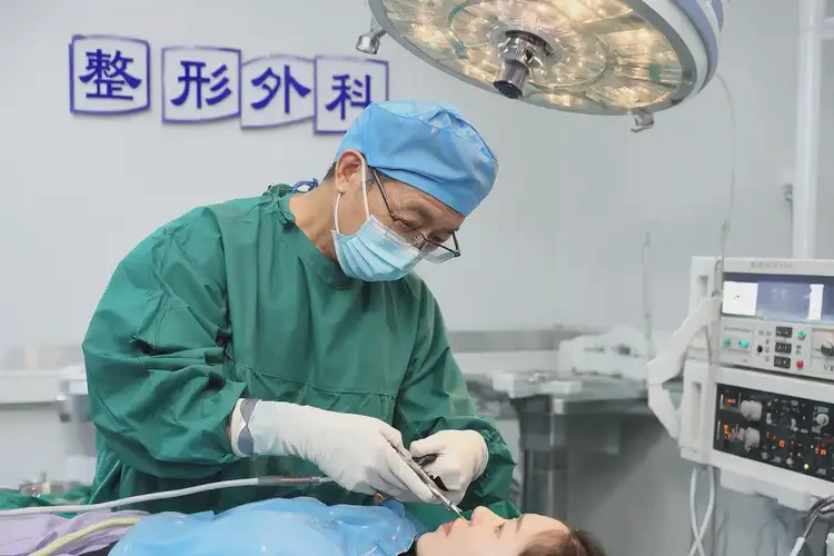 2025年新疆昆玉上下顎手術(shù)  突嘴矯正哪家做的好(圖3)