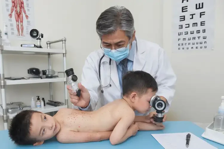 孩子屁股偶爾起濕疹能自愈嗎(圖2)