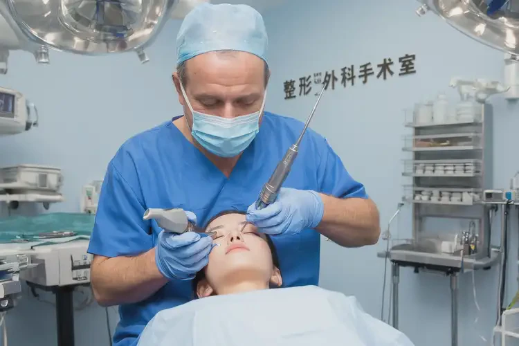 2025年遼寧撫順曼特波隆鼻做的最好的醫(yī)生(圖4)