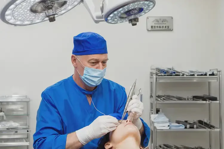 2025年遼寧撫順曼特波隆鼻做的最好的醫(yī)生(圖3)