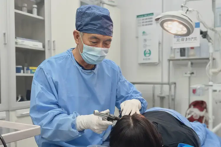 2025年江西新余半永久紋發(fā)際線做的最好的醫(yī)生(圖1)