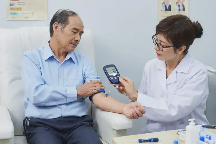 中老年人晚餐血糖8點3是糖尿病嗎(圖4)