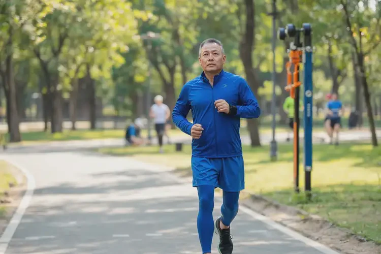 中年人餐后血糖7點(diǎn)4是怎么回事(圖2)