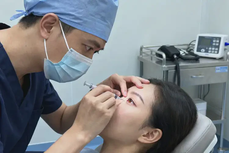 2025年黑龍江黑河嗨體淡化淚溝  黑眼圈做的最好的醫(yī)生(圖3)