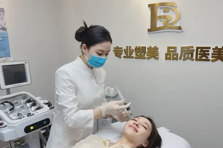 2025年云南昆明玻尿酸豐面頰哪家做的好(圖3)