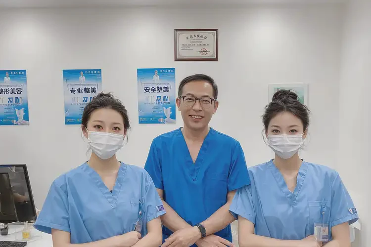 2025年吉林長春膠原蛋白填充蘋果肌做的最好的醫(yī)生(圖1)