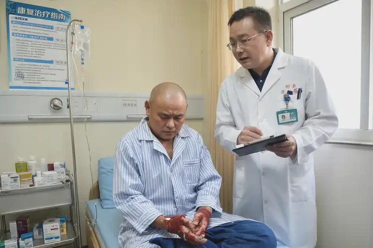 內(nèi)蒙古赤峰康復(fù)科看頸肩疼要多少錢(圖2)