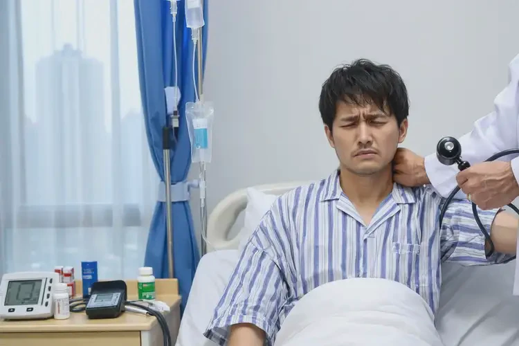 男生海邊玩沙子感染食腦蟲有什么癥狀(圖2)