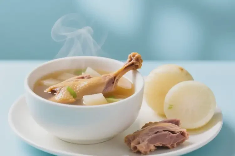 喉嚨腫痛可以喝酸蘿卜老鴨湯嗎(圖1)