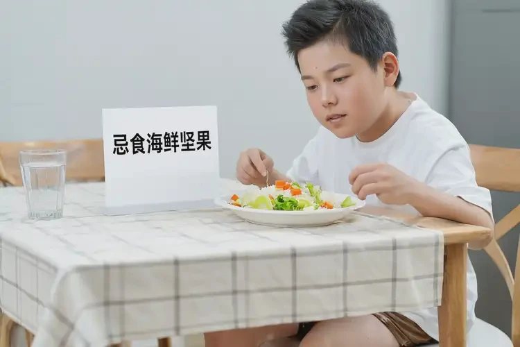 青少年腳上容易長濕疹康復(fù)后需要忌口多久(圖4)