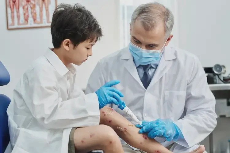 孩子小腿上偶尔起湿疹康复的全过程(图3)