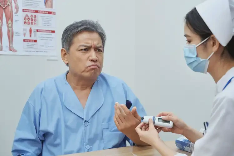 中年人早上空腹血糖30(图1)