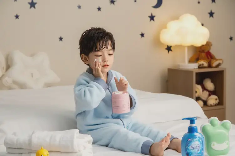 孩子手臂偶爾長濕疹康復后需要忌口多久(圖2)