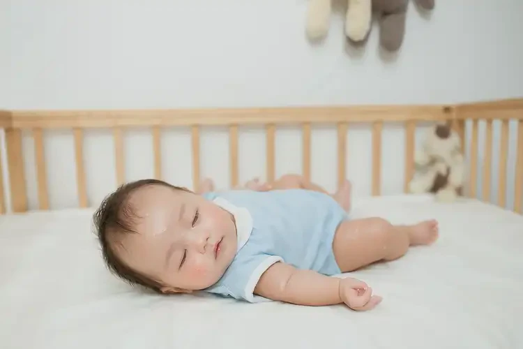 寶寶全身長濕疹不管它會自己痊愈嗎(圖2)