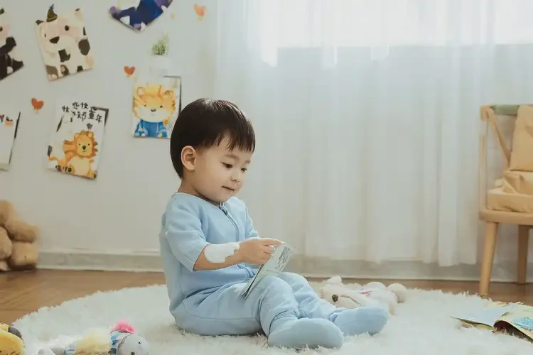 幼儿手臂上偶尔长湿疹康复的全过程(图2)