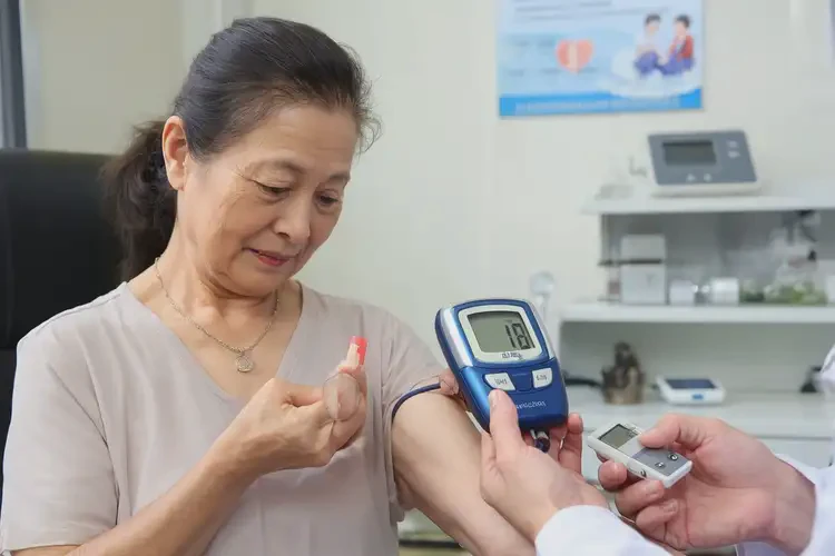 更年期女性晚餐血糖18点3是糖尿病吗(图4)