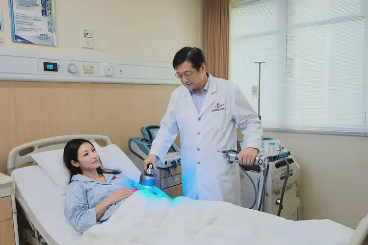 產(chǎn)婦肚子上偶爾長濕疹可以自愈嗎(圖1)