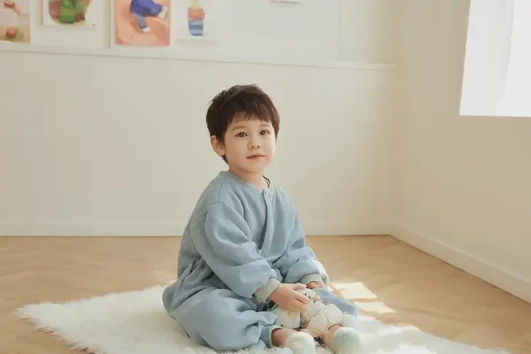 小孩脖子經(jīng)常長濕疹可以徹底自愈嗎(圖1)