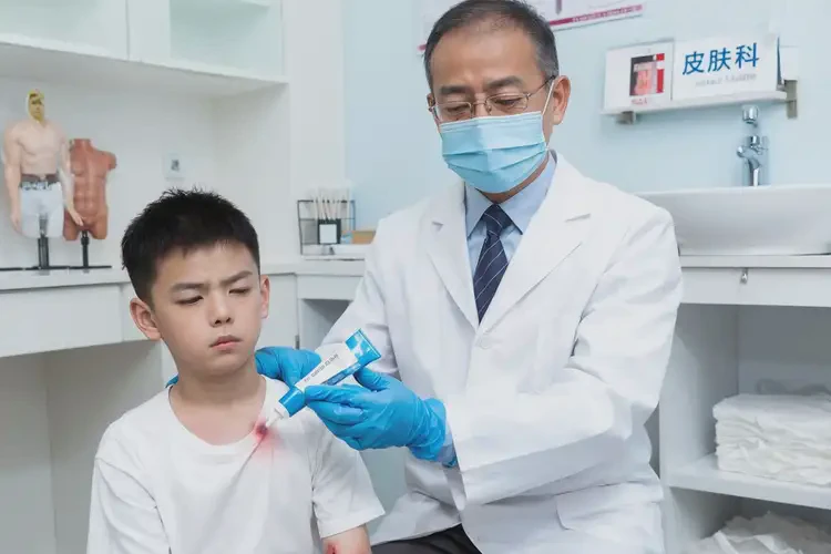 小兒脖子上容易長濕疹能靠自己自愈嗎(圖3)