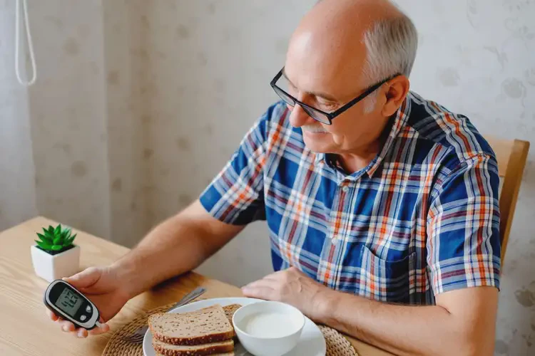 老年人早上血糖7(图1)