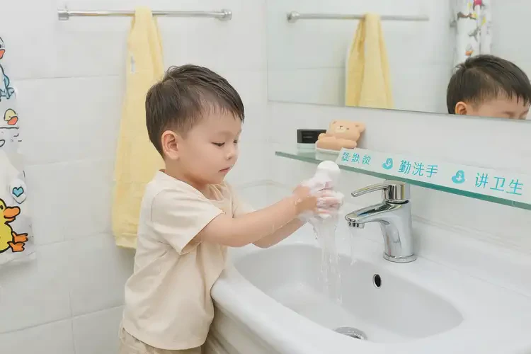 幼儿手上出湿疹能彻底自愈吗(图2)