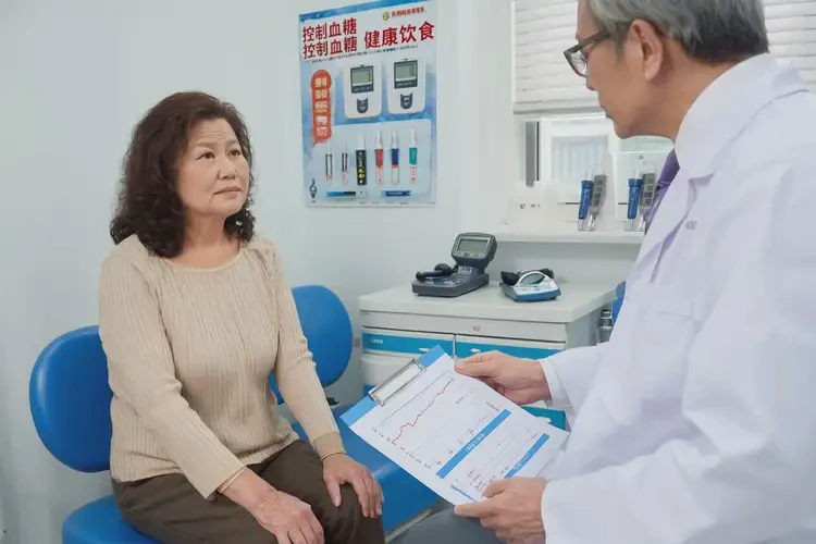 女人睡前血糖12點(diǎn)6是怎么回事(圖1)