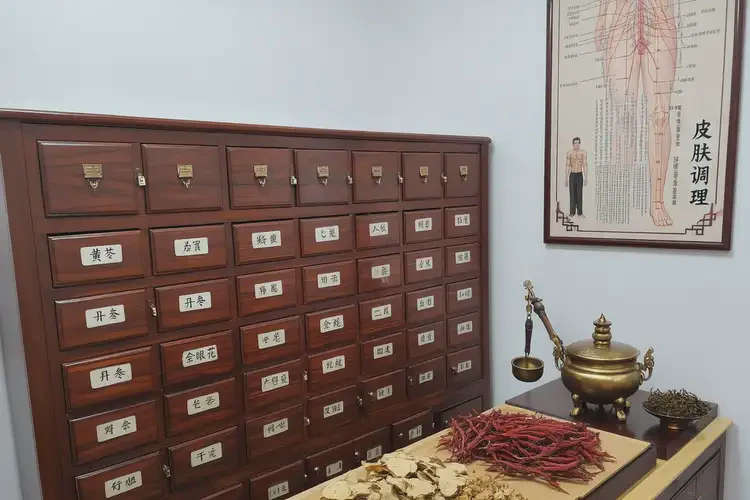 廣西防城港玫瑰痤瘡治療哪個(gè)醫(yī)院專業(yè)(圖3)