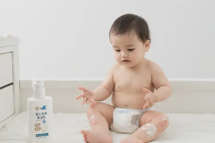 嬰兒小腿上經(jīng)常起濕疹能夠徹底治愈嗎(圖3)