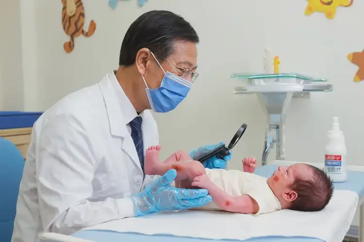 嬰兒大腿經(jīng)常起濕疹能靠自己自愈嗎(圖2)