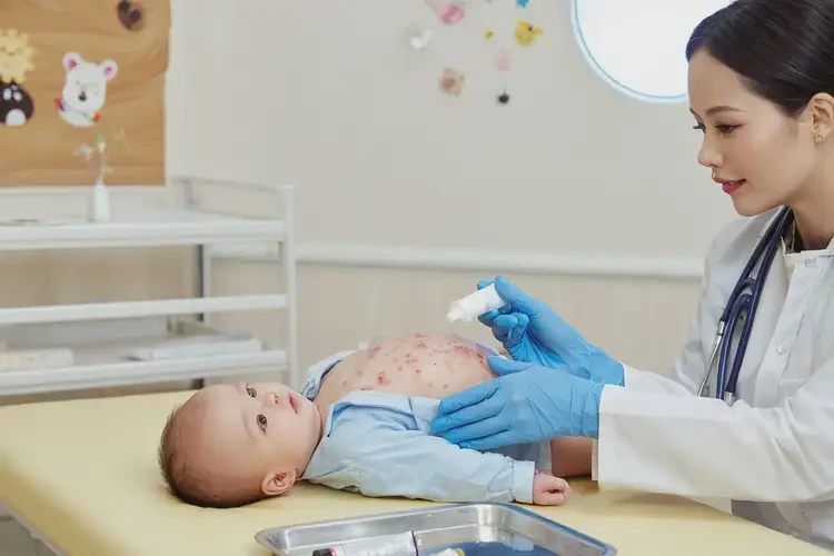 寶寶肚子上偶爾起濕疹可不可以徹底自愈(圖2)